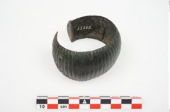 Foto von Bronzemelonenarmreif (NHMW-PRAE-025388)